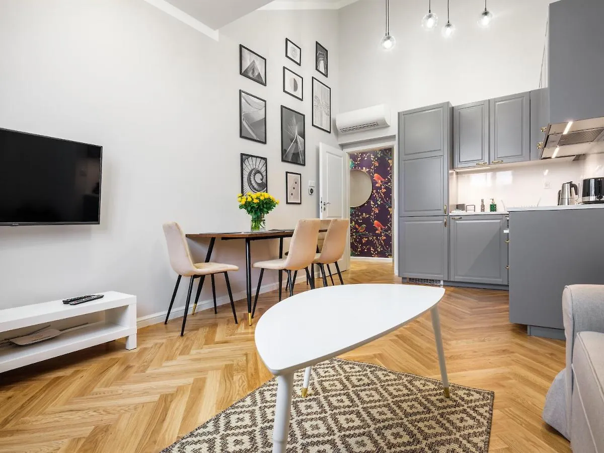 Tyzenhauz Apartments Rakowicka Street Kraków Polska